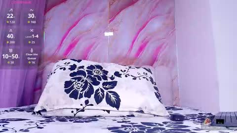 Snapshot of sofi_decker chatting on February 16, 3:02 am Sofia online show from February 16, 3:02 am