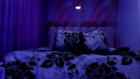 Snapshot of sofi_decker chatting on February 26, 3:05 am Sofia online show from February 26, 3:05 am