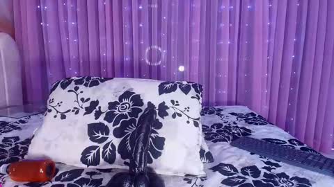 Snapshot of sofi_decker chatting on March 1, 3:08 am Sofia online show from March 1, 3:08 am