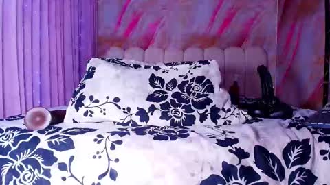 Snapshot of sofi_decker chatting on March 21, 3:22 am Sofia online show from March 21, 3:22 am