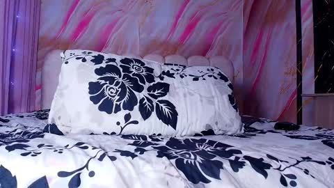 Snapshot of sofi_decker chatting on March 25, 3:01 am Sofia online show from March 25, 3:01 am