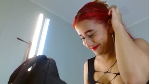 Snapshot of sofi_reyes7 chatting on June 15, 6:26 am sofi_reyes7 online show from June 15, 6:26 am