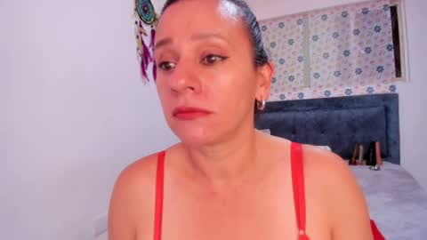 Snapshot of sofi_saliva2511 chatting on April 12, 7:19 pm sofi online show from April 12, 7:19 pm