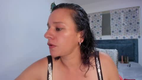 Snapshot of sofi_saliva2511 chatting on April 18, 7:07 pm sofi online show from April 18, 7:07 pm