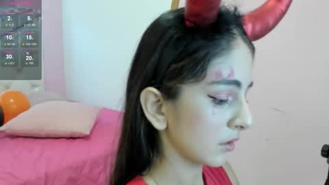 sofi_san online show from October 31, 3:13 pm