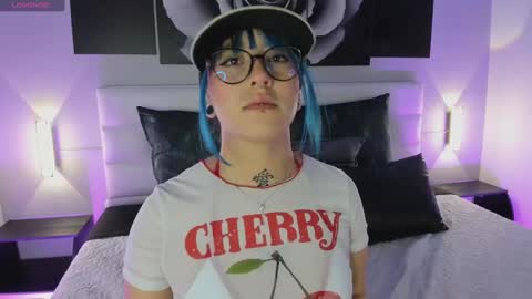 Snapshot of sofi_sp chatting on October 16, 11:33 am sofi_sp online show from October 16, 11:33 am