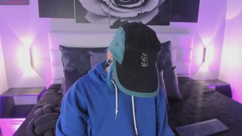 Snapshot of sofi_sp chatting on October 18, 11:33 am sofi_sp online show from October 18, 11:33 am