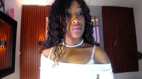 Snapshot of sofi_thomas_ chatting on June 10, 11:31 am Sofia online show from June 10, 11:31 am