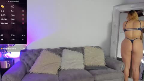 Sofia Vasquez online show from December 13, 11:06 pm