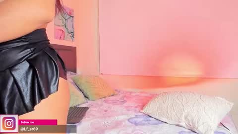 Snapshot of sofia__lujan chatting on February 23, 1:47 am call me L U online show from February 23, 1:47 am