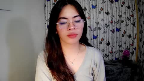 Snapshot of sofia_ava24 chatting on January 3, 4:33 am Chady online show from January 3, 4:33 am