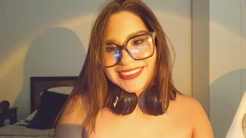 Snapshot of sofia_bloom8 chatting on May 16, 1:46 am Call me Sofi Welcome online show from May 16, 1:46 am