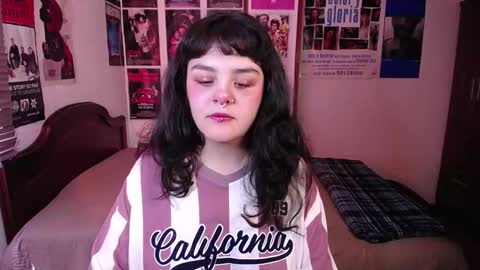 Snapshot of sofia_coolle chatting on March 16, 4:00 pm Sofi online show from March 16, 4:00 pm