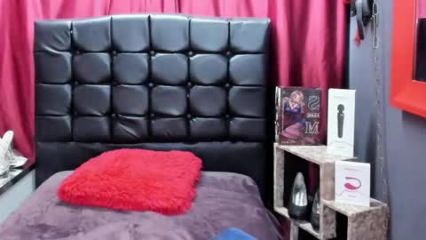 Snapshot of sofia_delrio chatting on March 12, 11:27 am Miss Sofi online show from March 12, 11:27 am