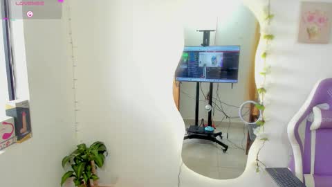 Snapshot of sofia_gold_ chatting on September 21, 5:58 pm sofia online show from September 21, 5:58 pm