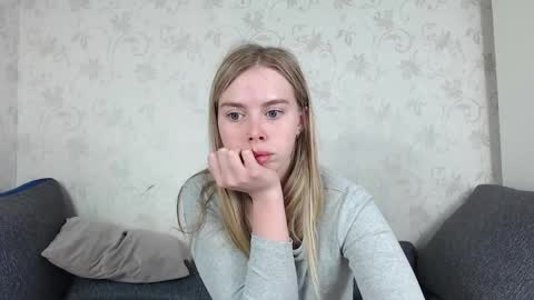 Snapshot of sofia_here chatting on April 22, 12:02 am Sofia here online show from April 22, 12:02 am