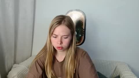 Snapshot of sofia_here chatting on June 23, 11:58 pm Sofia here online show from June 23, 11:58 pm