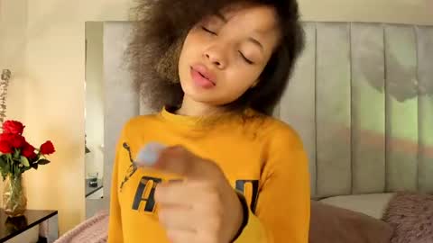Snapshot of sofia_kay_ chatting on July 8, 8:24 pm S O F I A online show from July 8, 8:24 pm