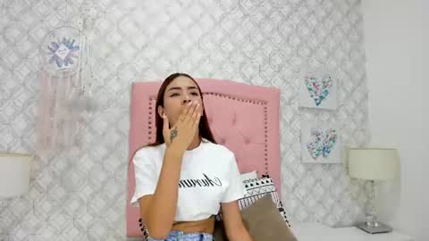 sofia_martinez9 online show from July 8, 7:07 pm