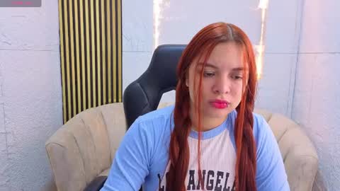 Snapshot of sofia_red_cn chatting on June 18, 1:04 pm sofia_red_cn online show from June 18, 1:04 pm
