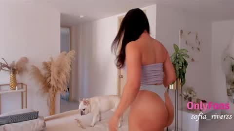 sofia_rivers_ online show from May 4, 8:38 pm