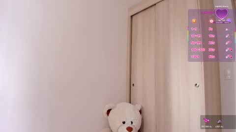 sofia_rivers_ online show from May 16, 1:43 pm