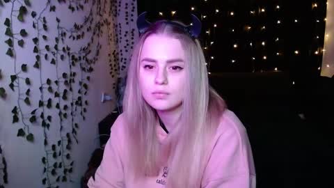 sofia_rosemary online show from February 19, 3:05 pm