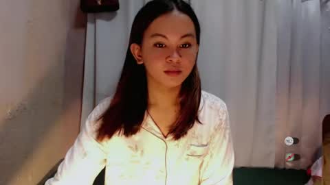sofia_sweetheart18 online show from July 29, 2:15 pm