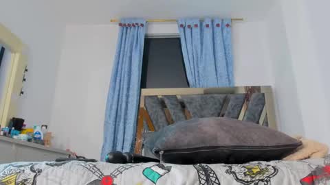 Snapshot of sofia_swett_03 chatting on February 9, 9:47 am laura online show from February 9, 9:47 am