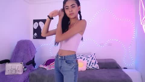 Snapshot of sofia_tgn chatting on March 31, 4:18 pm sofia_tgn online show from March 31, 4:18 pm