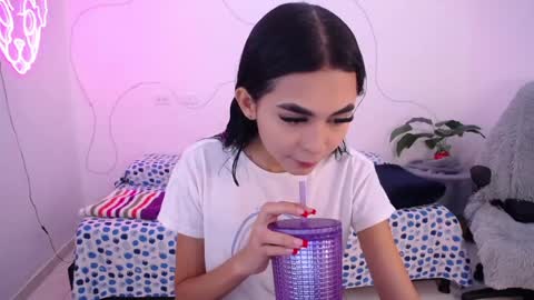 Snapshot of sofia_tgn chatting on May 21, 6:37 pm sofia_tgn online show from May 21, 6:37 pm