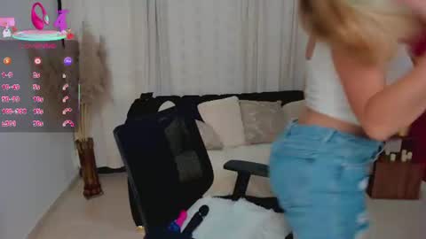 sofia_velvetx online show from June 22, 2:47 pm