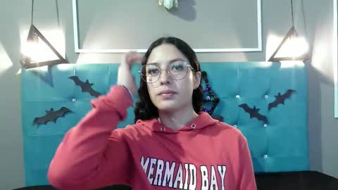 Snapshot of sofia_white3 chatting on October 23, 11:20 am Sofa online show from October 23, 11:20 am