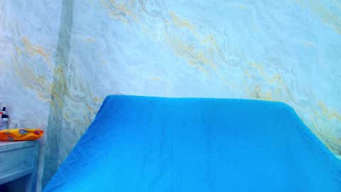 sofiaa_little online show from December 2, 7:31 pm