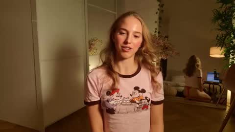 Snapshot of sofiaaaxoxoxo chatting on November 3, 4:52 pm Sofia online show from November 3, 4:52 pm