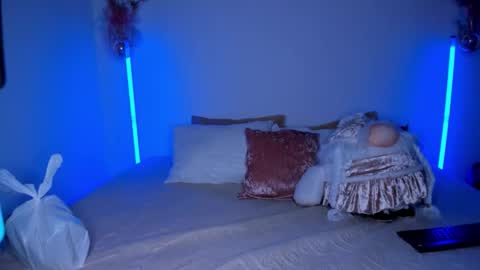 Sofi cortes626 Ig online show from December 17, 8:09 am