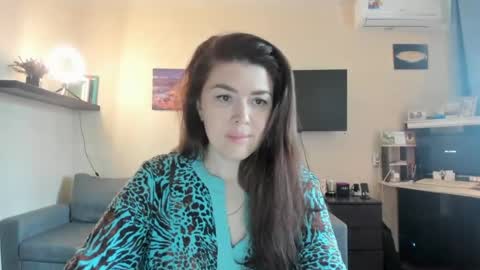 Snapshot of sofiabells chatting on July 28, 8:21 am SofiaBells online show from July 28, 8:21 am