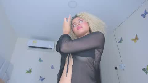 sofiacastillo01 online show from March 9, 2:26 am