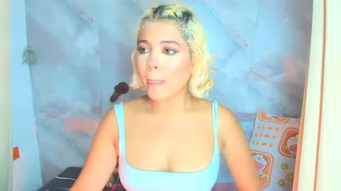 sofiacastillo01 online show from July 16, 1:39 pm