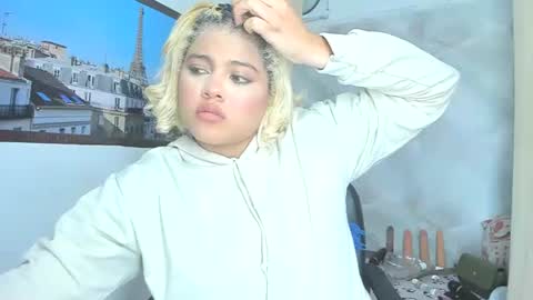 sofiacastillo01 online show from July 28, 6:20 pm