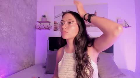 Snapshot of sofialujan_ chatting on February 24, 12:30 am sofialujan_ online show from February 24, 12:30 am