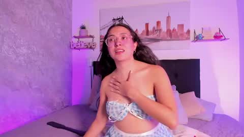 sofialujan_ online show from June 22, 11:35 pm