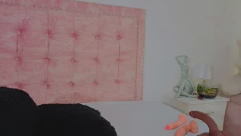 sofianixonn online show from June 19, 1:04 pm