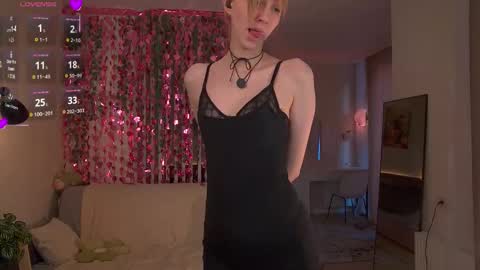 Sofia Help me overcome shynes with 100 thumbs up online show from February 16, 2:07 am