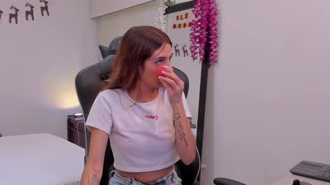 Sofia  Help me reach 5K followers  online show from December 20, 8:01 pm