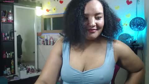 Snapshot of sofiaroyal23 chatting on March 19, 4:22 pm sofiaroyal23 online show from March 19, 4:22 pm