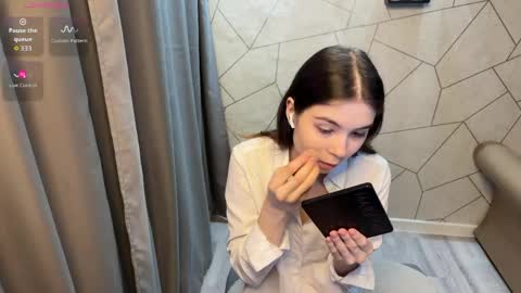 Snapshot of sofiasuper chatting on April 8, 9:53 am Sofia online show from April 8, 9:53 am