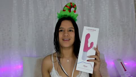 Snapshot of sofiaxmiller chatting on December 13, 12:20 am Danna Sofia online show from December 13, 12:20 am