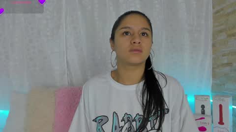 Snapshot of sofiaxmiller chatting on February 26, 1:11 am Danna Sofia online show from February 26, 1:11 am