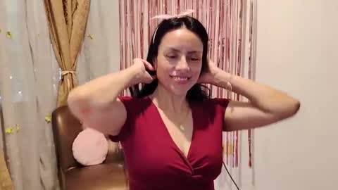 Snapshot of sofibelladelavega chatting on September 24, 3:15 pm Sofi Bella online show from September 24, 3:15 pm